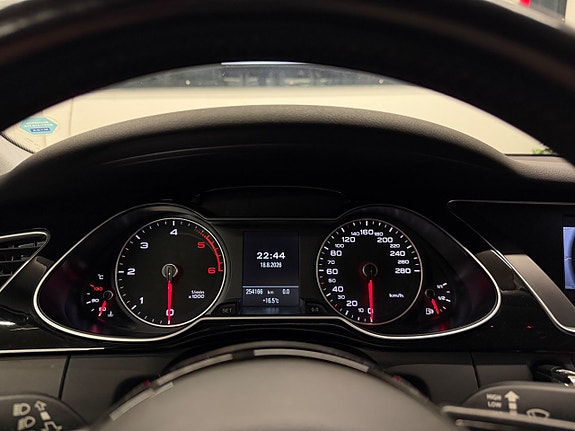 Audi A4 13 of 16