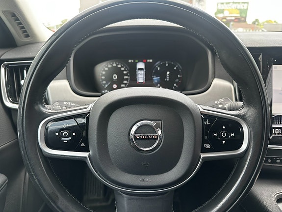Volvo V90 Cross Country 11 of 20