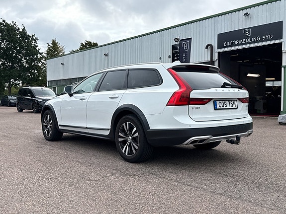 Volvo V90 Cross Country 4 of 20