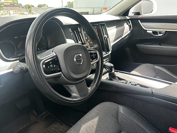 Volvo V90 Cross Country 9 of 20