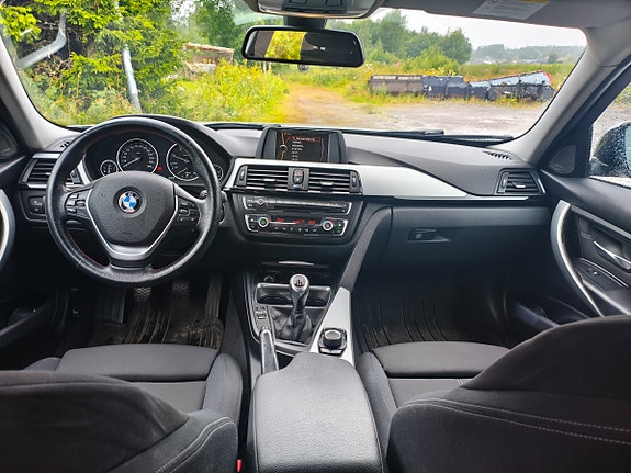 BMW 318d 9 of 10