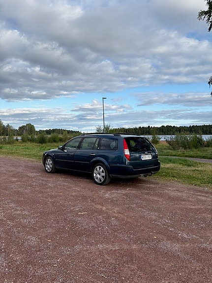 Ford Mondeo 2 of 5