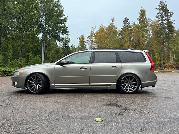 Volvo V70 4 of 10