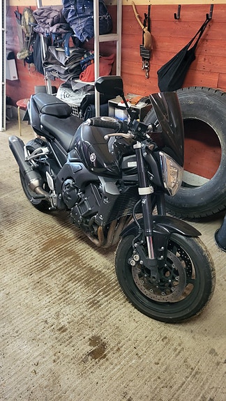 Yamaha FZ1-N Fazer 2 of 4