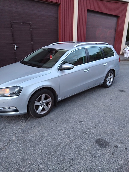 Volkswagen Passat 2 of 10