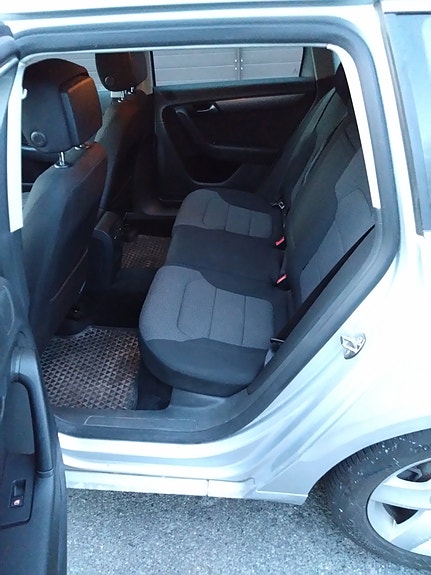 Volkswagen Passat 9 of 10