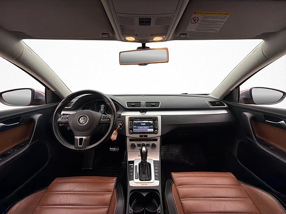 Volkswagen Passat Alltrack 13 of 30