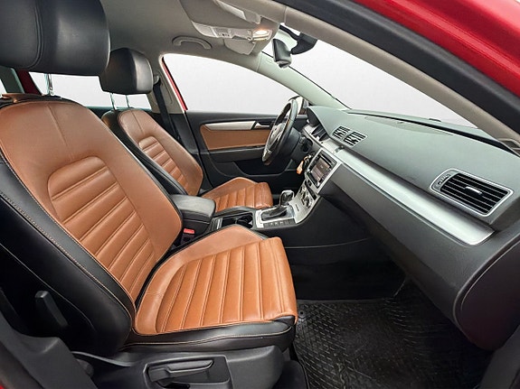 Volkswagen Passat Alltrack 15 of 30