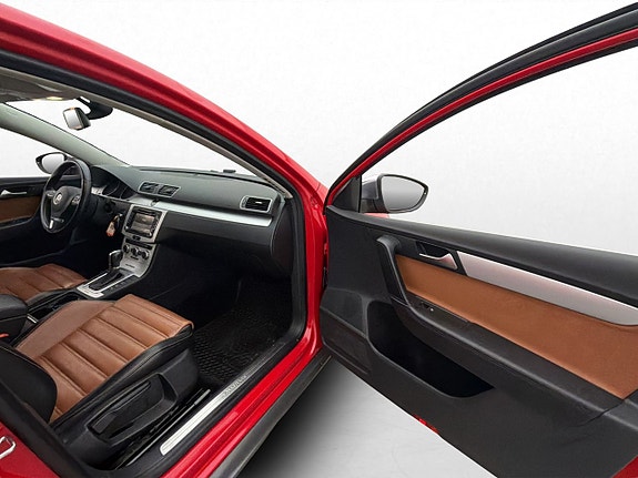 Volkswagen Passat Alltrack 16 of 30