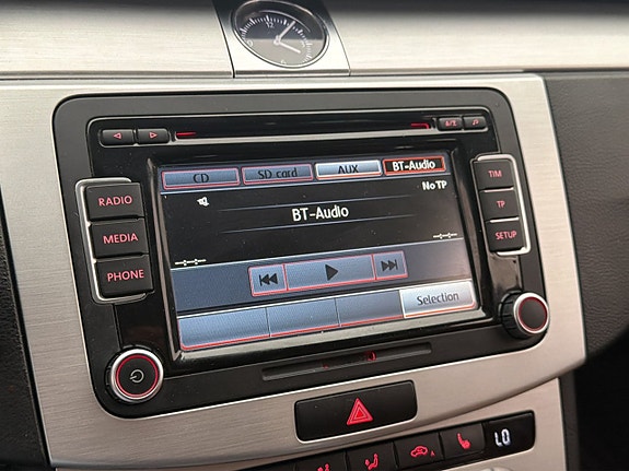 Volkswagen Passat Alltrack 23 of 30
