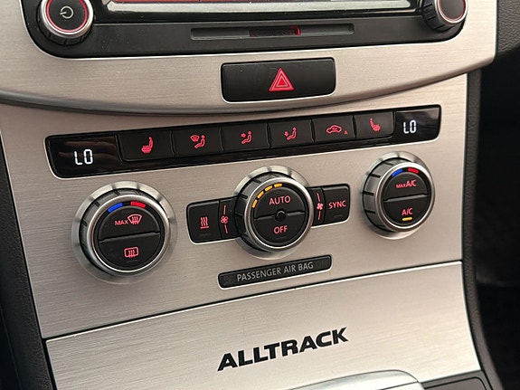 Volkswagen Passat Alltrack 24 of 30