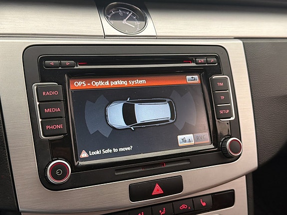 Volkswagen Passat Alltrack 22 of 30
