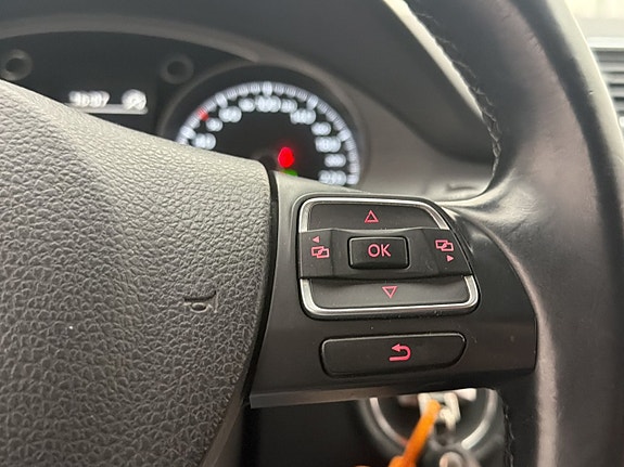 Volkswagen Passat Alltrack 21 of 30