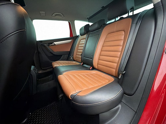 Volkswagen Passat Alltrack 17 of 30
