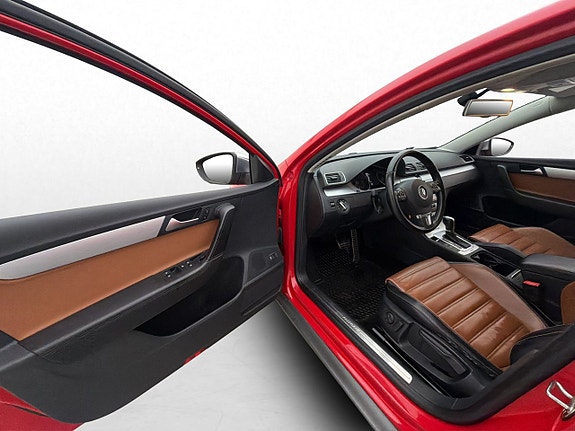 Volkswagen Passat Alltrack 11 of 30