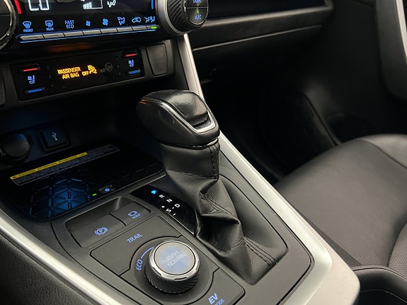 Toyota RAV4 26 of 30