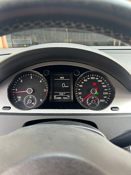 Volkswagen Passat 7 of 18