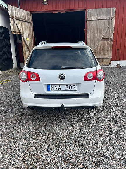 Volkswagen Passat 3 of 18