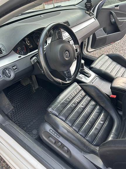 Volkswagen Passat 15 of 18