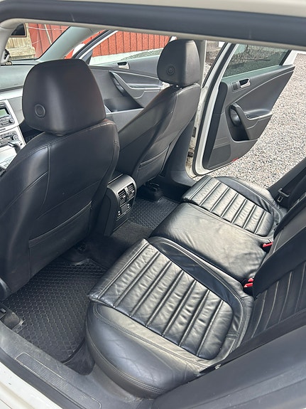 Volkswagen Passat 9 of 18