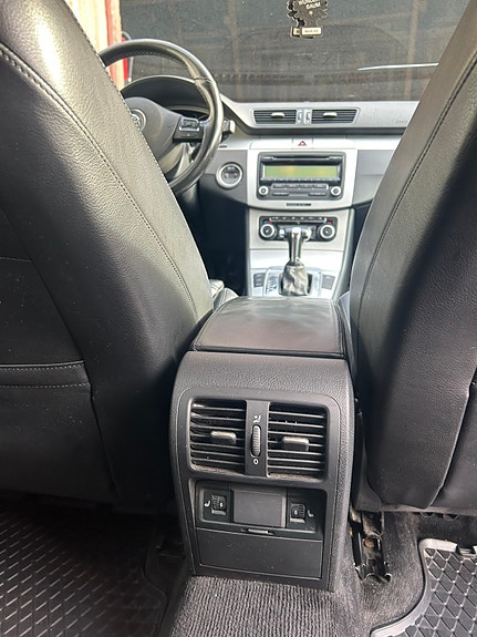 Volkswagen Passat 11 of 18