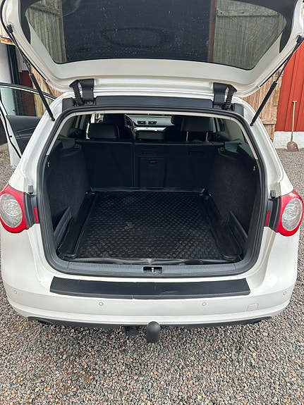 Volkswagen Passat 16 of 18