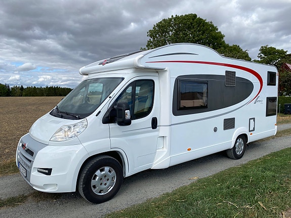 Bürstner Ixeo 745 3.0L 180hk/ Drag/ 2x AC/ Taksäng/ Solceller/ Ugn 2 of 26