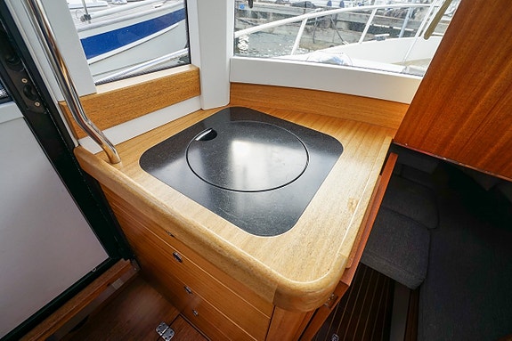 Paragon 25 Cabin 21 of 24