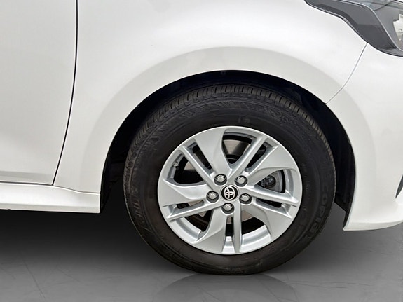 Toyota Yaris 28 of 28