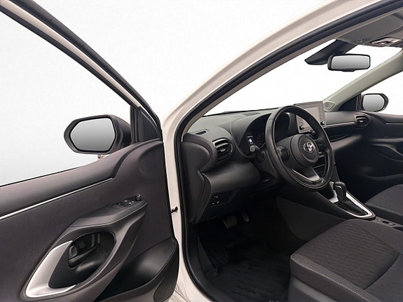 Toyota Yaris 10 of 28