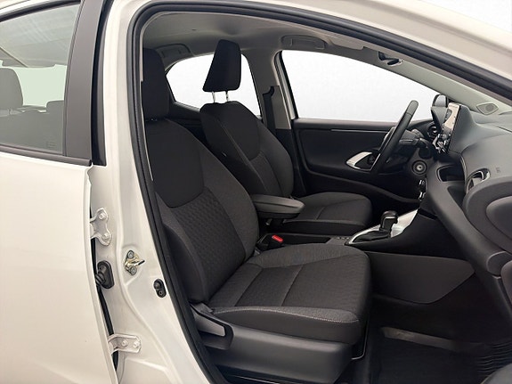 Toyota Yaris 13 of 28