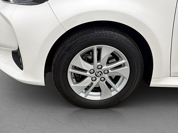 Toyota Yaris 25 of 28