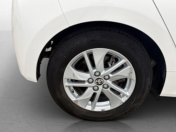 Toyota Yaris 27 of 28