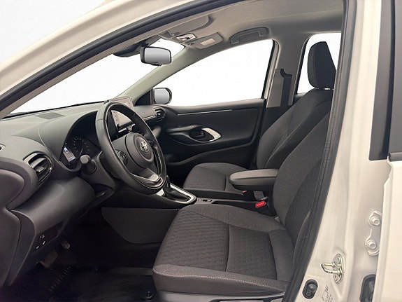 Toyota Yaris 11 of 28