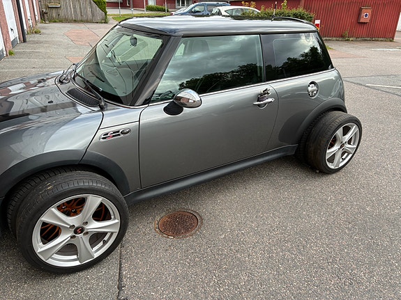 MINI Cooper S 6 of 10