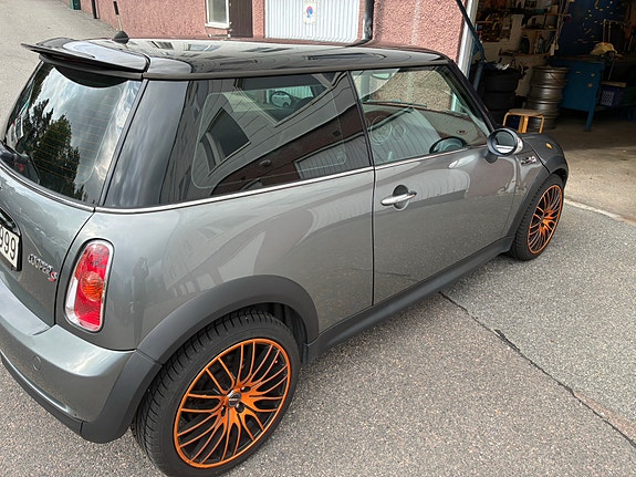MINI Cooper S 2 of 10
