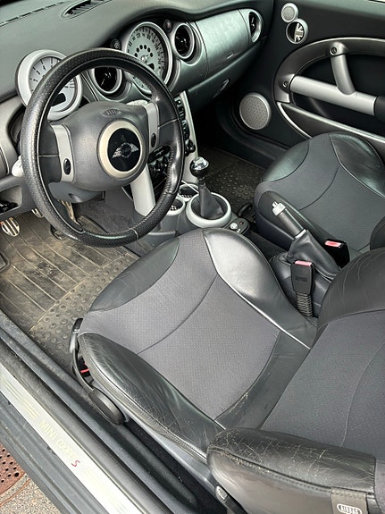 MINI Cooper S 5 of 10