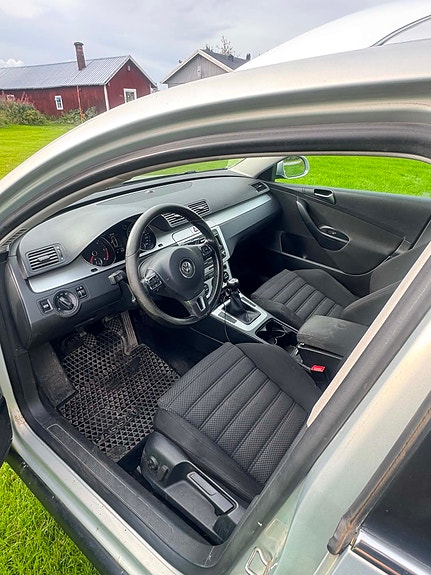 Volkswagen Passat 5 of 6