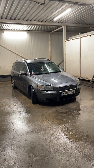 Volvo V50 2 of 4