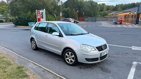 Volkswagen Polo 2 of 7