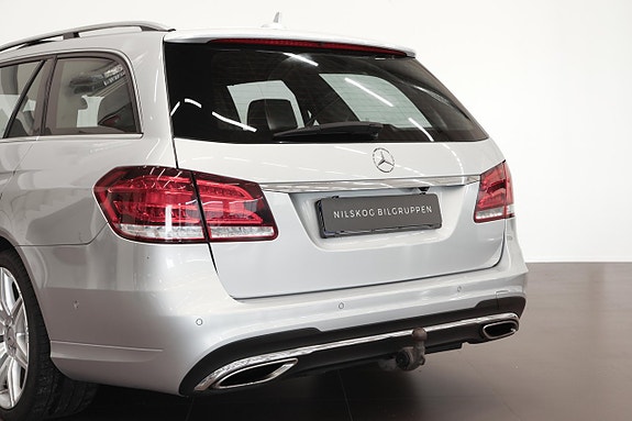 Mercedes-Benz E500 10 of 24