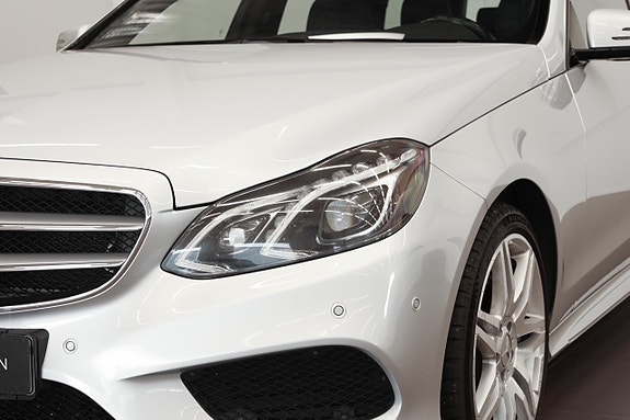 Mercedes-Benz E500 5 of 24