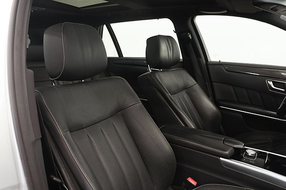 Mercedes-Benz E500 13 of 24