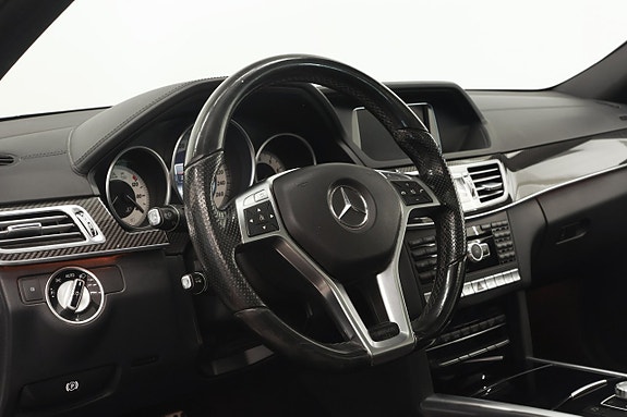 Mercedes-Benz E500 18 of 24
