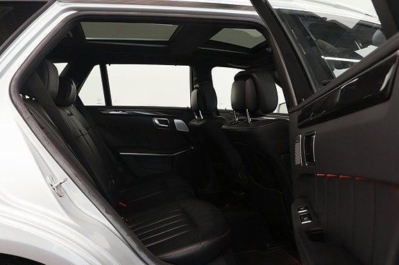 Mercedes-Benz E500 15 of 24