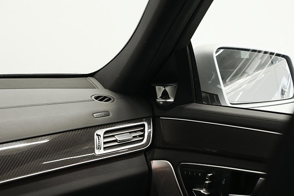 Mercedes-Benz E500 23 of 24