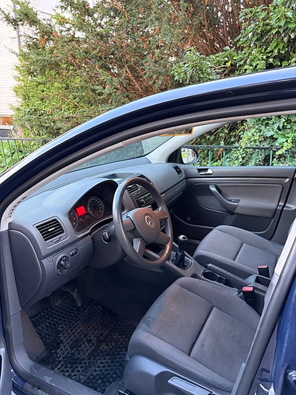 Volkswagen Golf V 10 of 10
