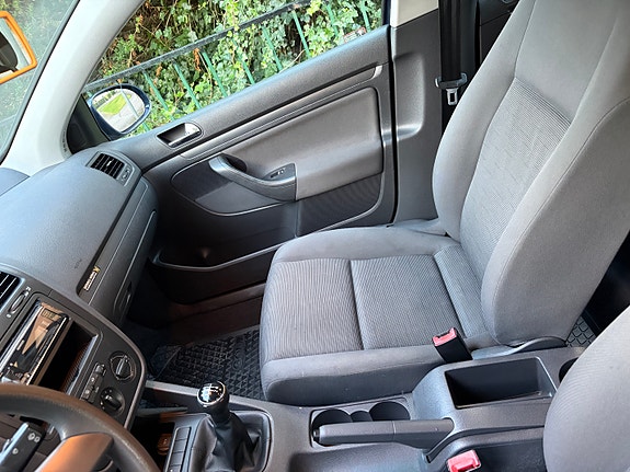 Volkswagen Golf V 9 of 10