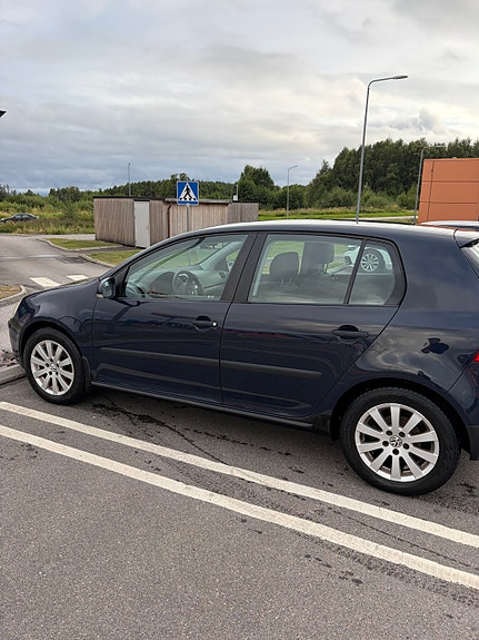 Volkswagen Golf V 4 of 10