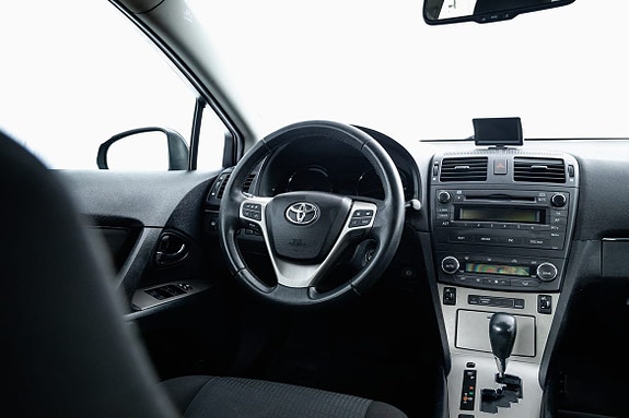 Toyota Avensis 18 of 27